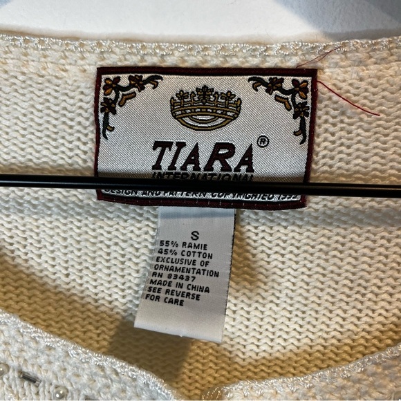 Women’s | Tiara International Knit Buttoned Cardigan | Small - Picture 4 of 7